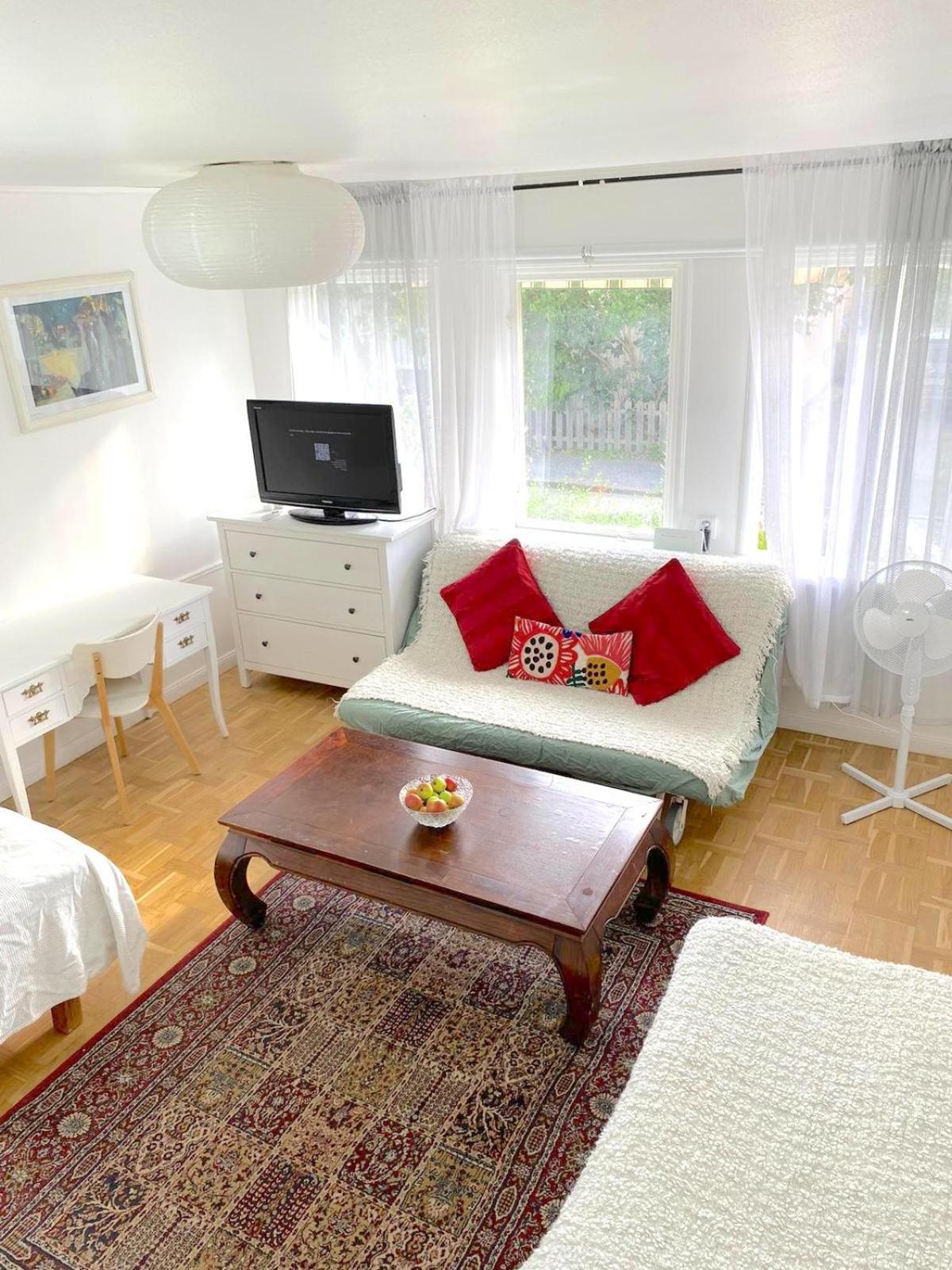 Tallkrogen Romantic House - Upper Or Lower Apartment Estocolmo Exterior foto